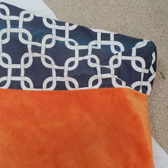 Crib bed skirt, diaper pad cover, sheets - Picture 6 of 9